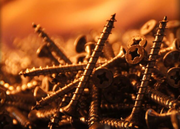 Yüksek-mukavemetli cıvatalar: malzemelerden ısıl işleme kadar kapsamlı bir an...